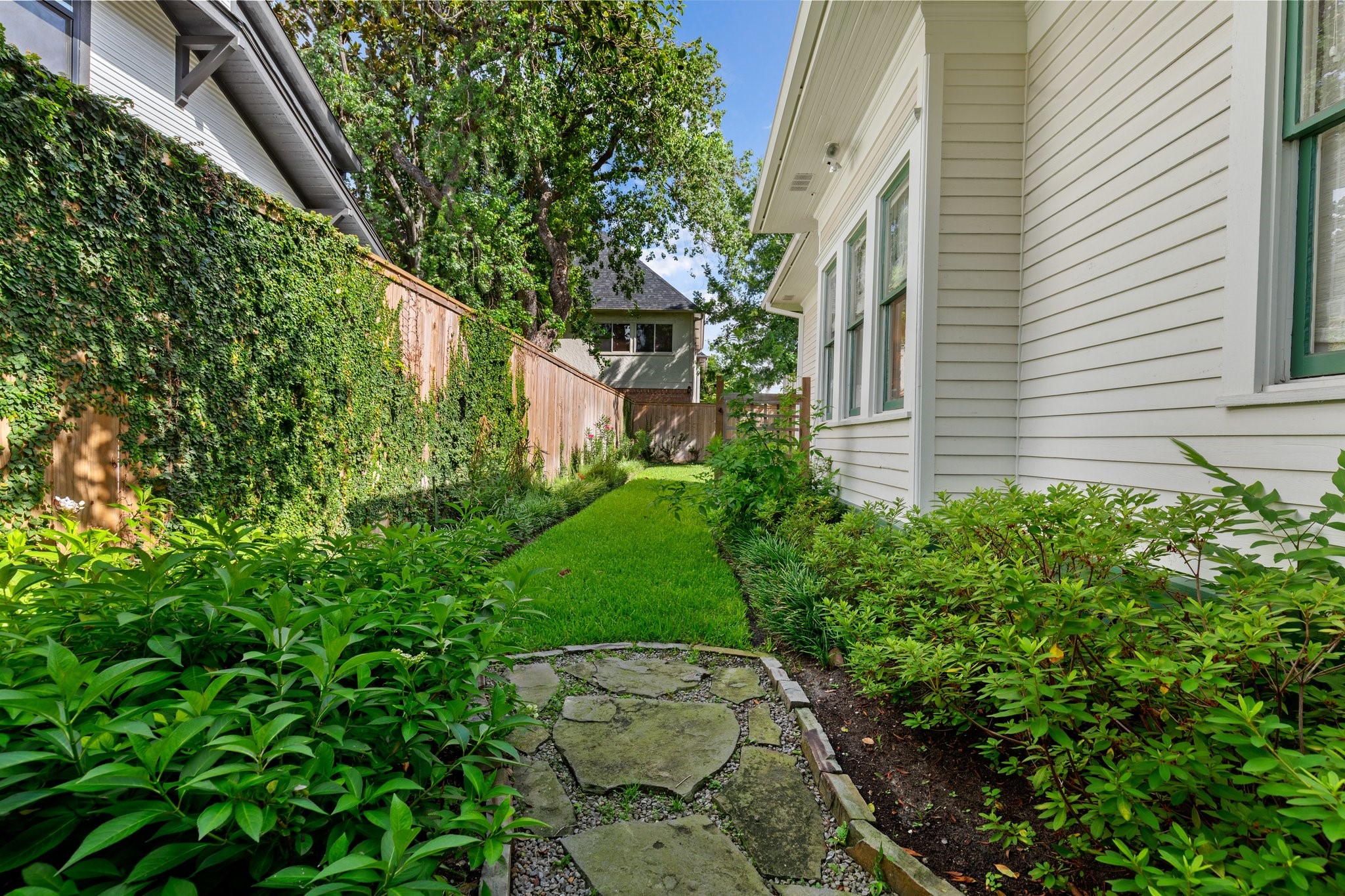 1506 Indiana Street Houston, TX 77006 - Photo 36 of 37