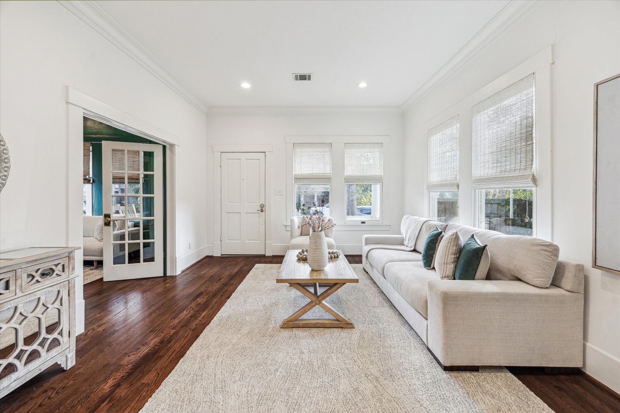 1506 Indiana Street Houston, TX 77006 - Photo 7 of 37 a living room with furniture and wooden floor