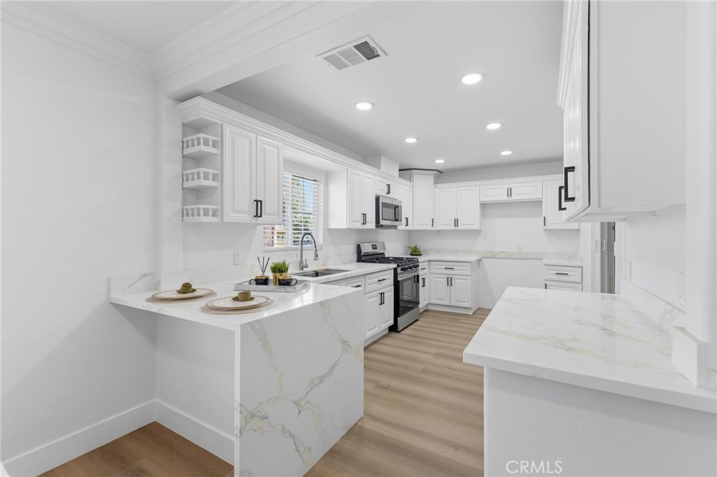 140 West Grove Street Rialto, CA 92376 - Photo 14 of 64