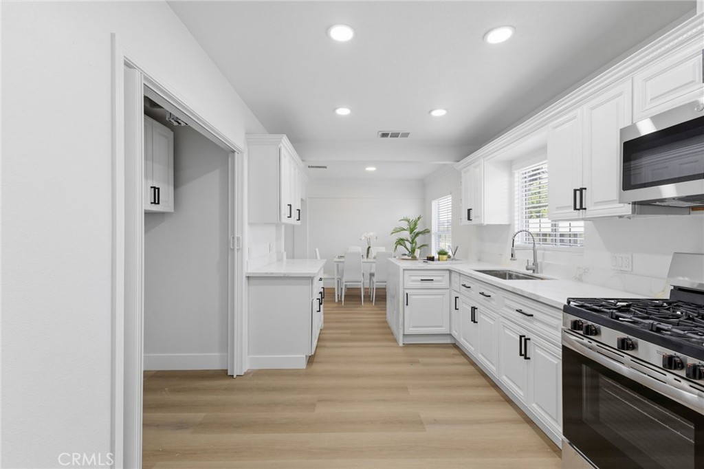 140 West Grove Street Rialto, CA 92376 - Photo 18 of 64