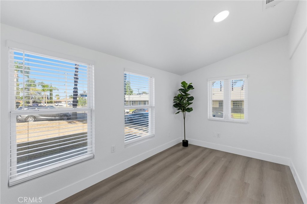 140 West Grove Street Rialto, CA 92376 - Photo 27 of 64