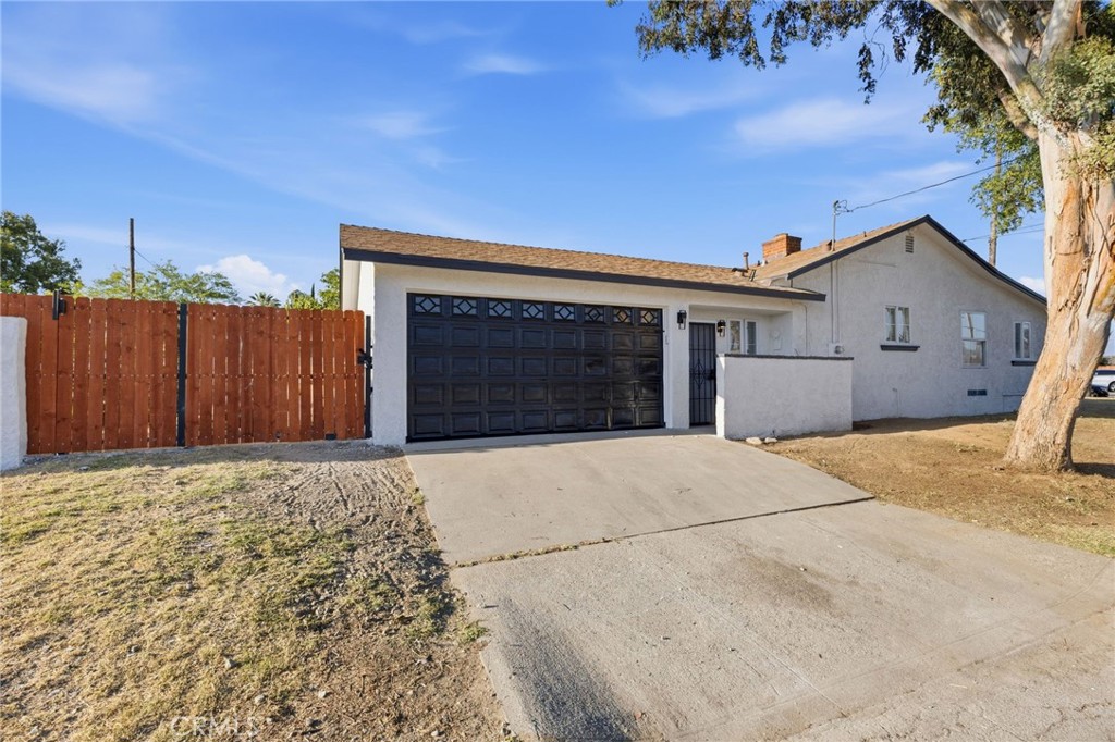 140 West Grove Street Rialto, CA 92376 - Photo 4 of 64