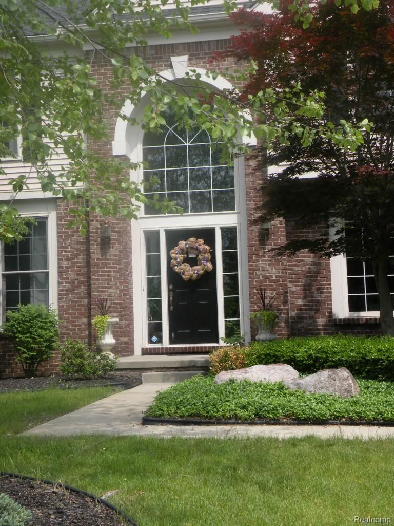 4169 Wincrest Lane Rochester, MI 48306 - Photo 2 of 27 2aa Front Entry wincrest4169_06.jpg
