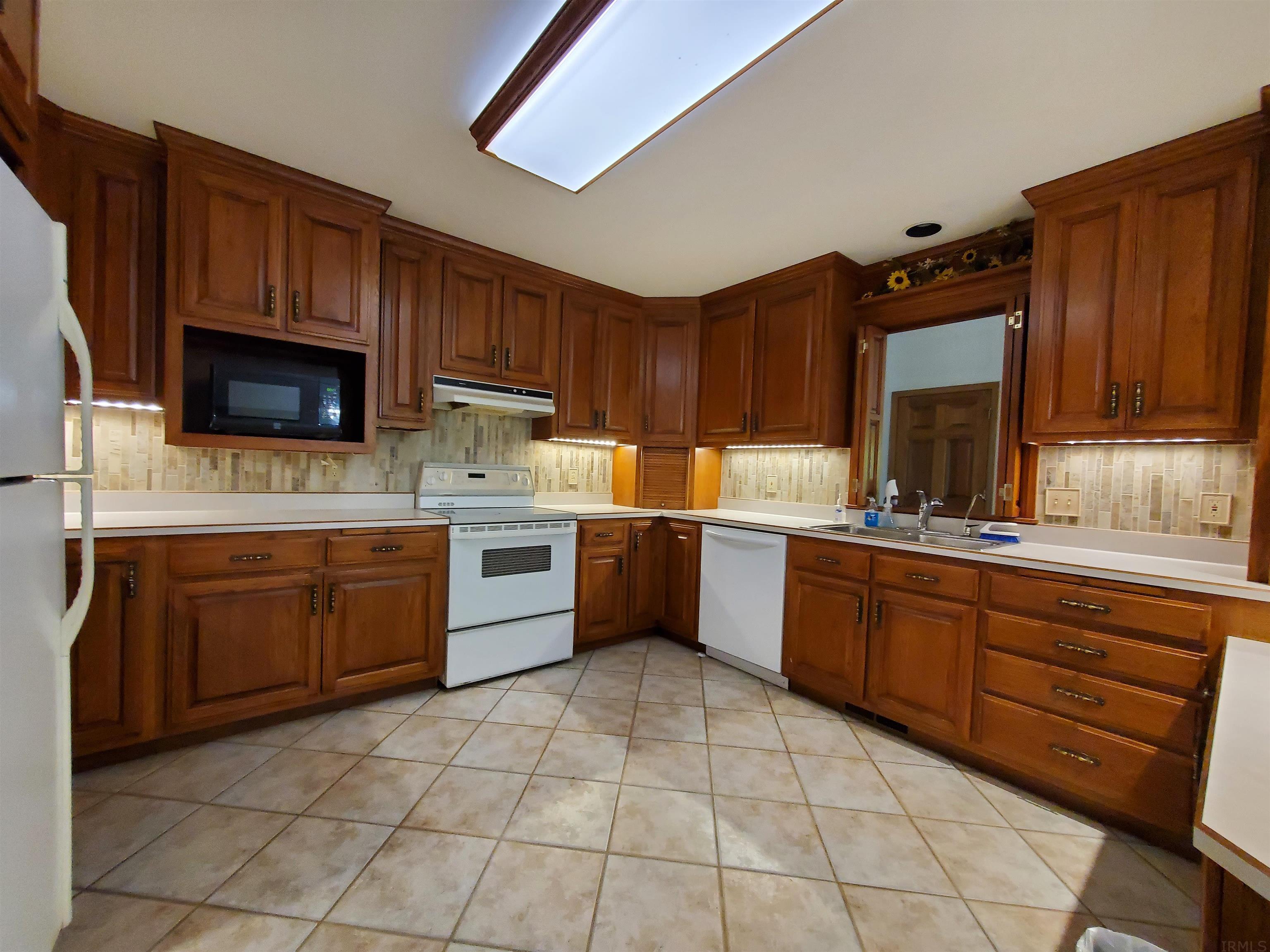 6859 West Maple Grove Road Huntington, IN 46750 - Photo 19 of 36 Gallery Image 19