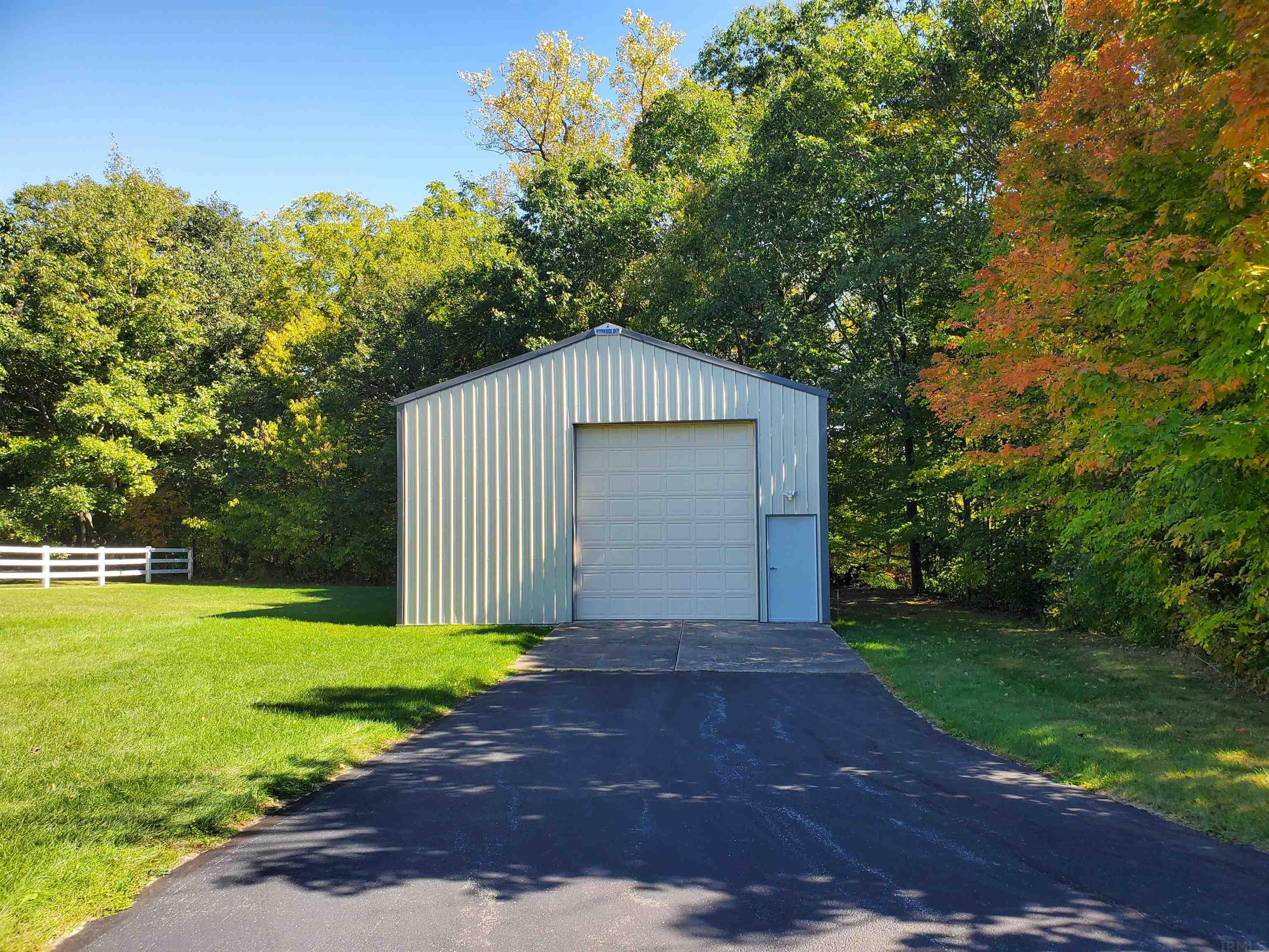 6859 West Maple Grove Road Huntington, IN 46750 - Photo 2 of 36 Gallery Image 2