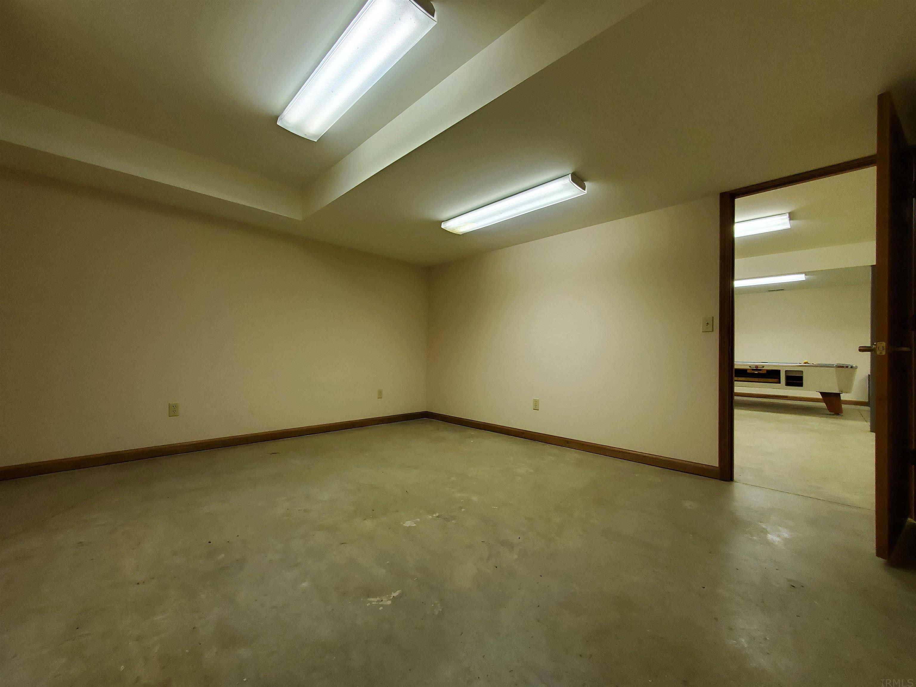 6859 West Maple Grove Road Huntington, IN 46750 - Photo 33 of 36 Gallery Image 33