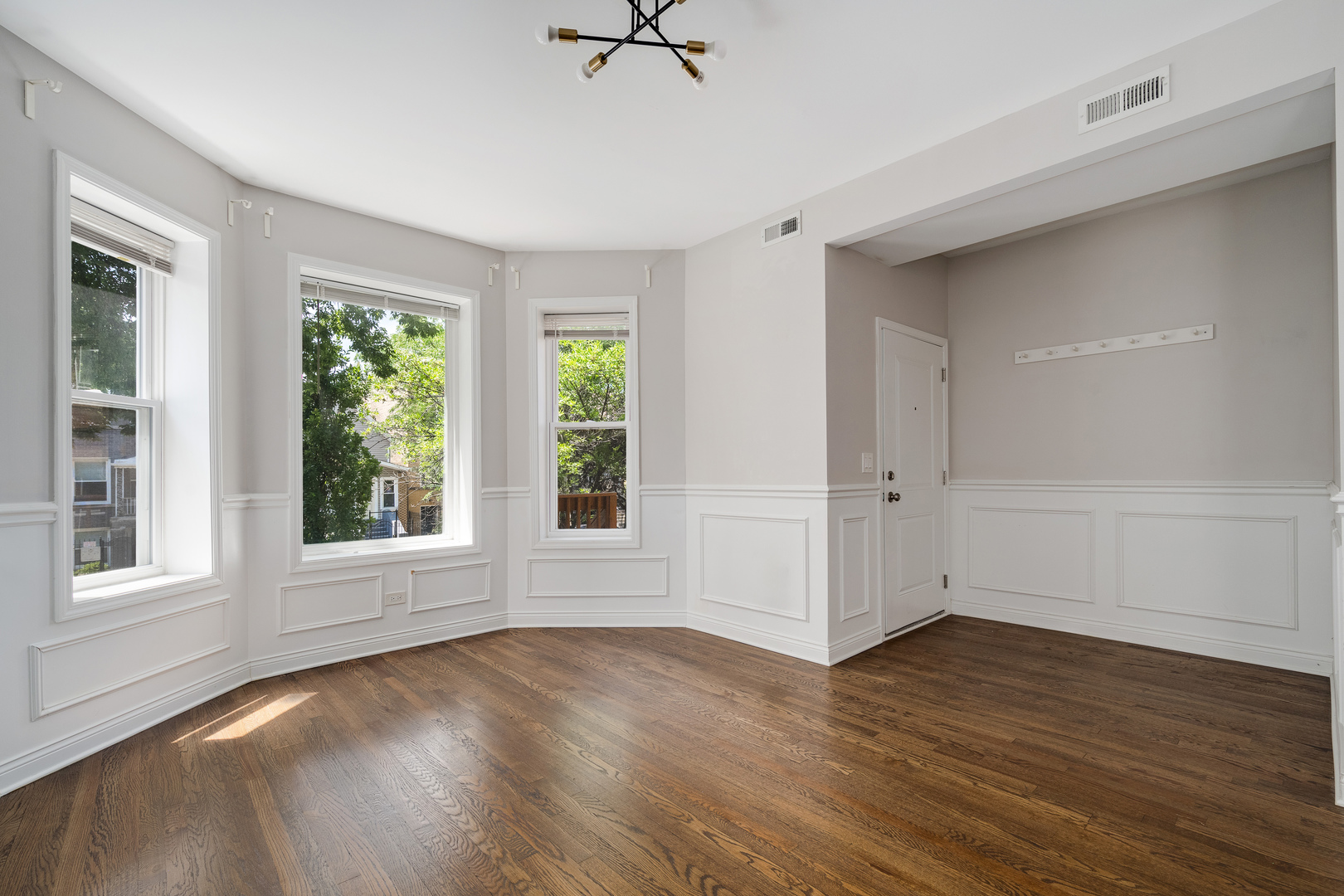 2441 North Harding Avenue, Unit 2 Chicago, IL 60647 - Photo 4 of 12