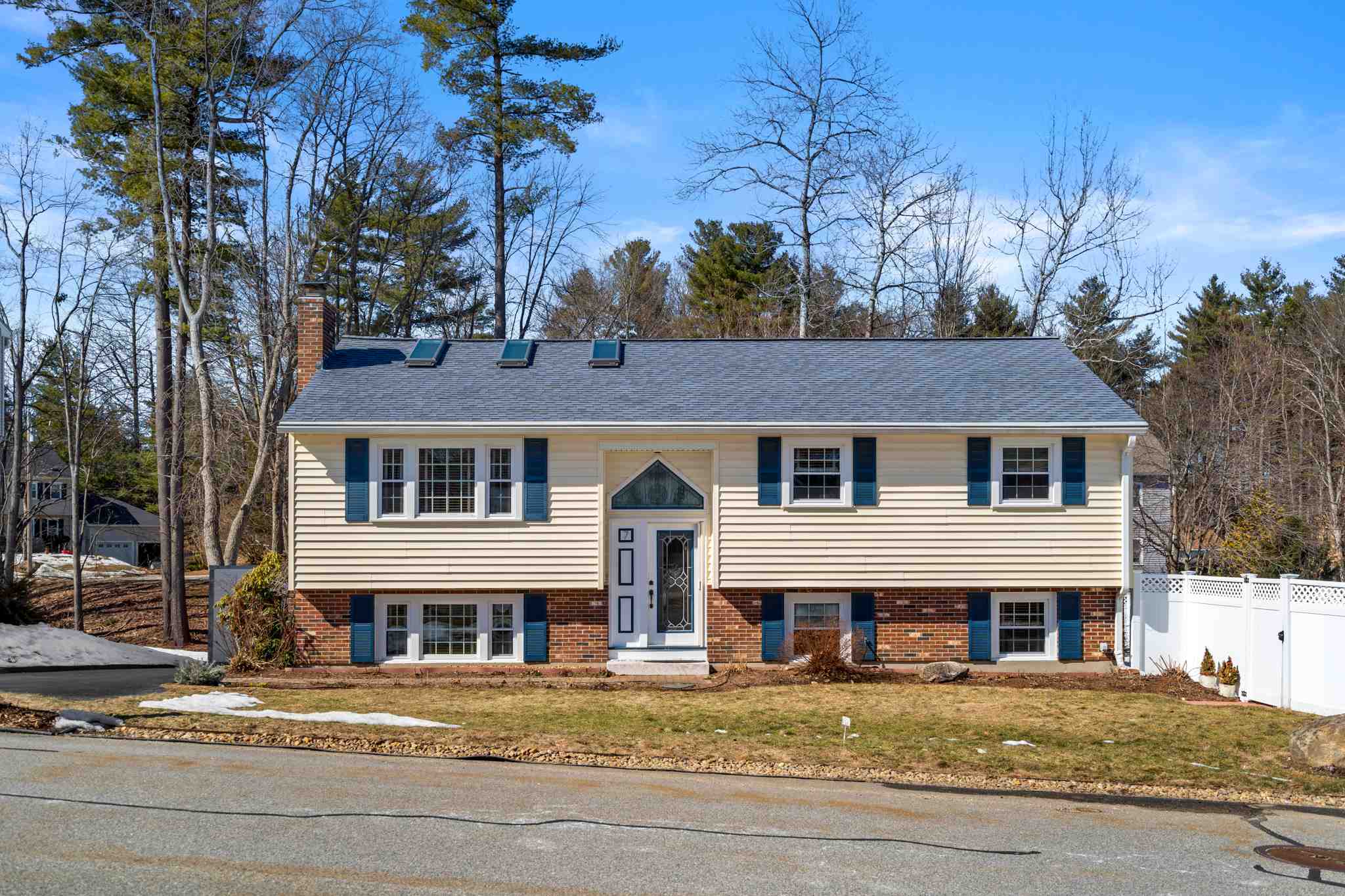 7 Monza Road Nashua, NH 03064 - Photo 1 of 40