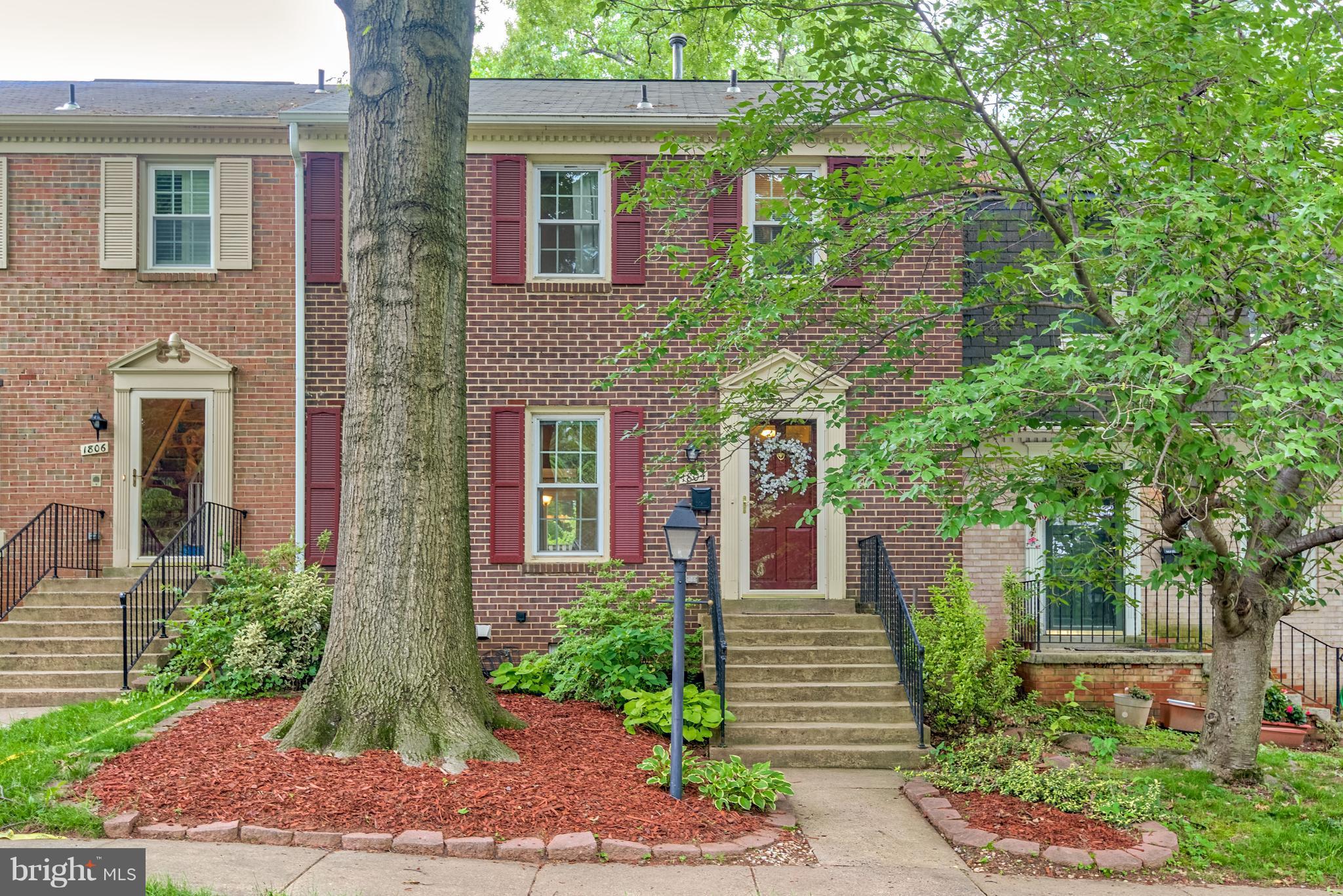 1804 Golf View Court Reston, VA 20190 - Photo 1 of 30 front view of a house
