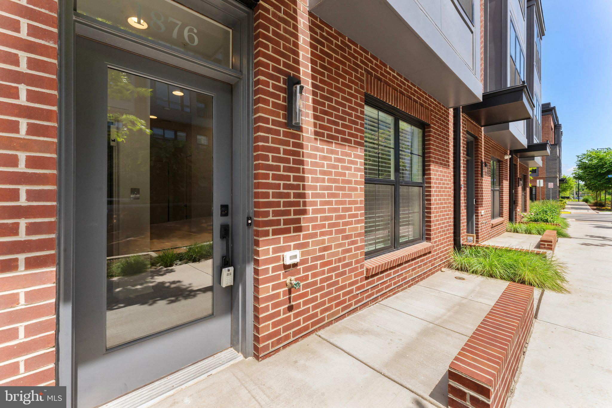 1876 Michael Faraday Drive Reston, VA 20190 - Photo 4 of 58 Entryway