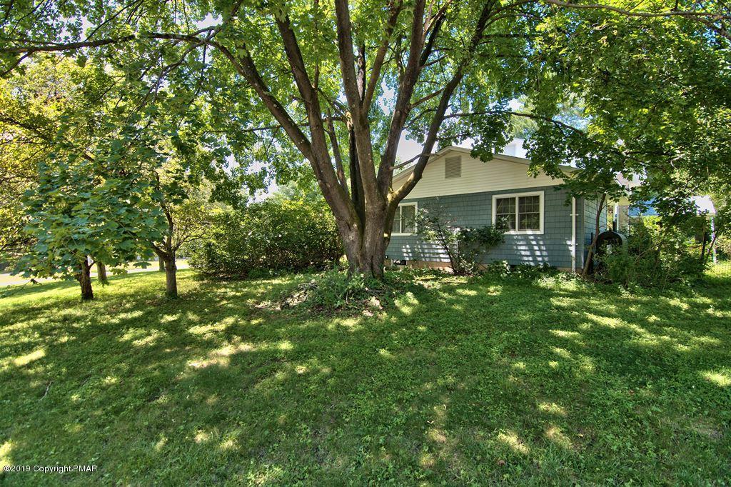 204 Valley Stream Road Stroudsburg, PA 18360 - Photo 33 of 39 side view