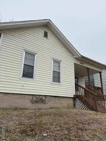 $71,900 | 1810 Chestnut Street, Hannibal, MO 63401