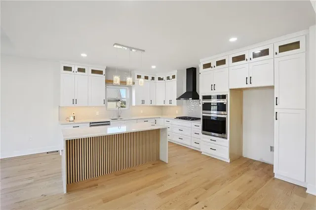 $669,999 | 2116 Chateau Place, Raymore, MO 64083