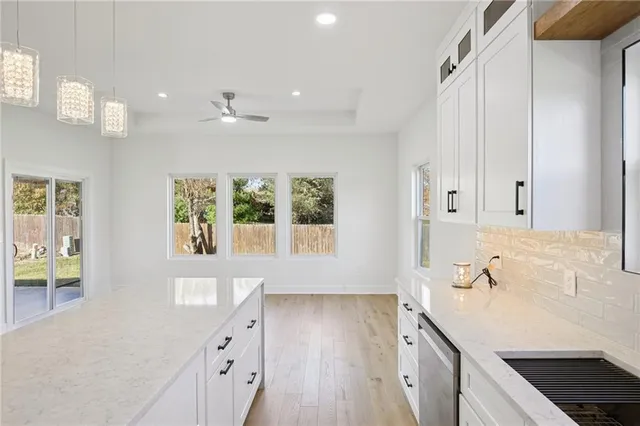 $669,999 | 2116 Chateau Place, Raymore, MO 64083