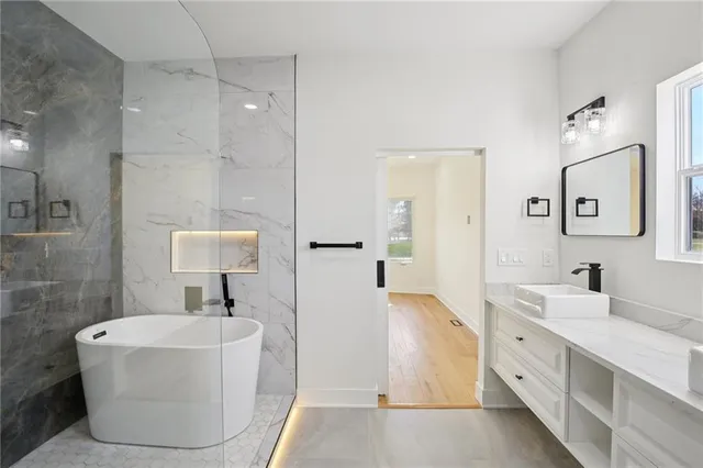 $669,999 | 2116 Chateau Place, Raymore, MO 64083