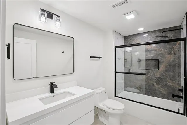 $669,999 | 2116 Chateau Place, Raymore, MO 64083