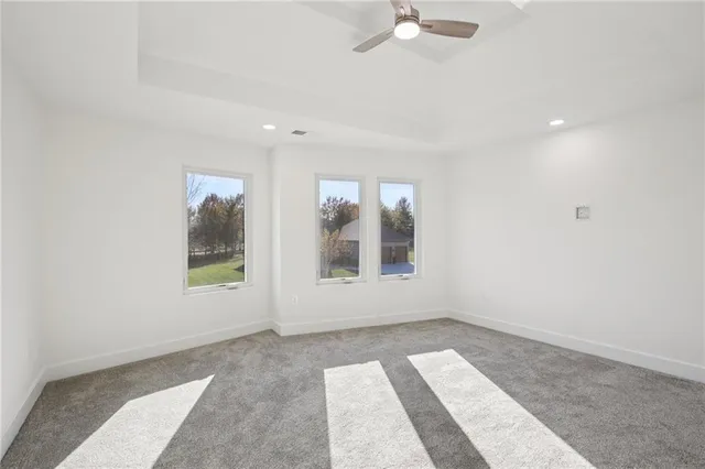 $669,999 | 2116 Chateau Place, Raymore, MO 64083