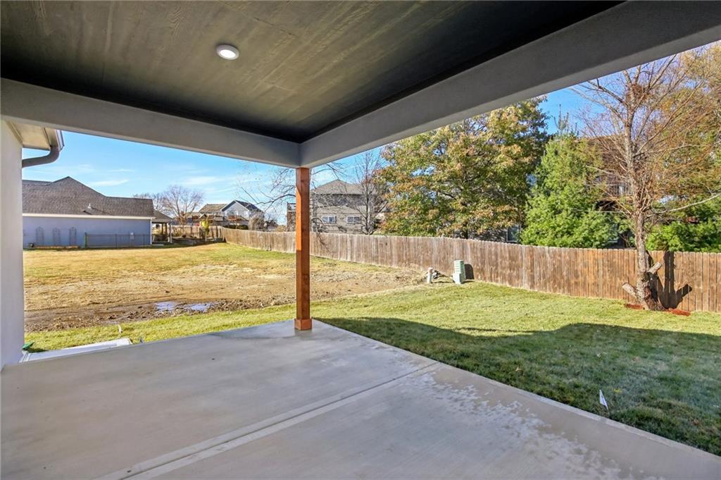 2116 Chateau Place Raymore, MO 64083 - Photo 44 of 46