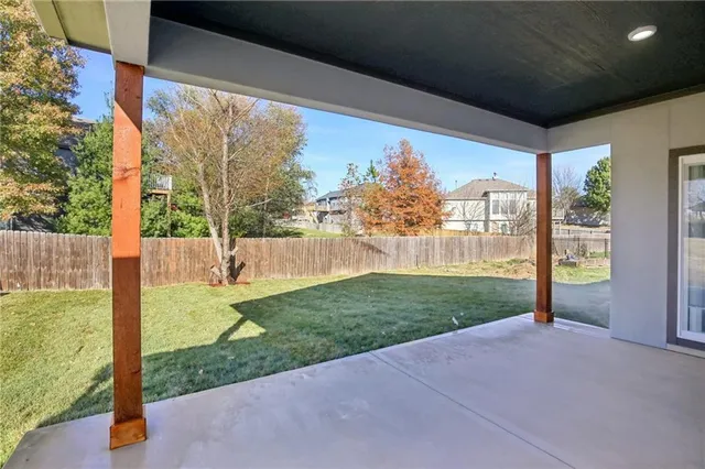 $669,999 | 2116 Chateau Place, Raymore, MO 64083