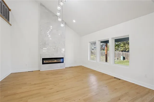 $669,999 | 2116 Chateau Place, Raymore, MO 64083