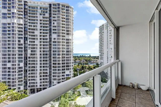 $6,700 | 21055 Yacht Club Drive, Unit 1603, Aventura, FL 33180