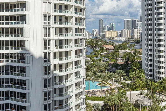 $6,700 | 21055 Yacht Club Drive, Unit 1603, Aventura, FL 33180