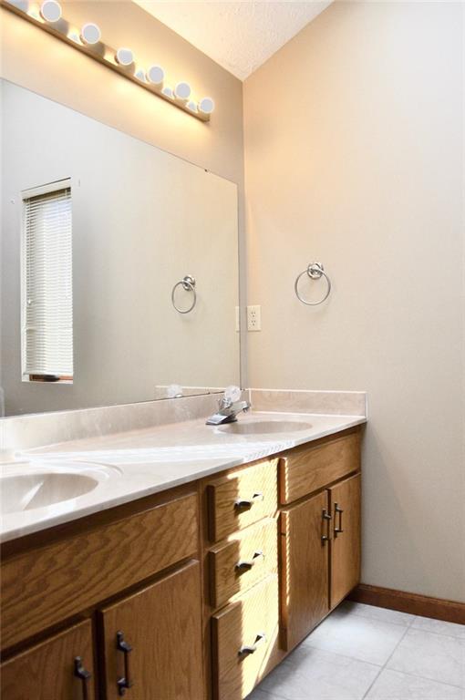 8058 Claridge Road Indianapolis, IN 46260 - Photo 21 of 24 Gallery Image 21