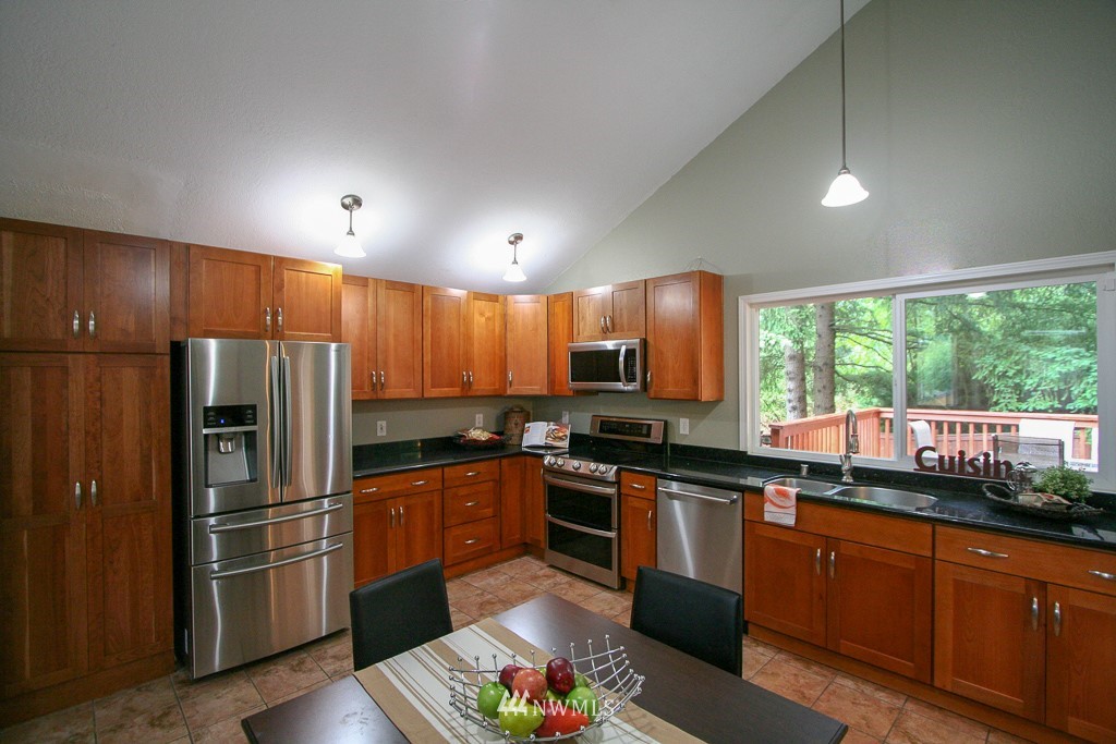 2713 211th Street Southeast Bothell, WA 98021 - Photo 9 of 25