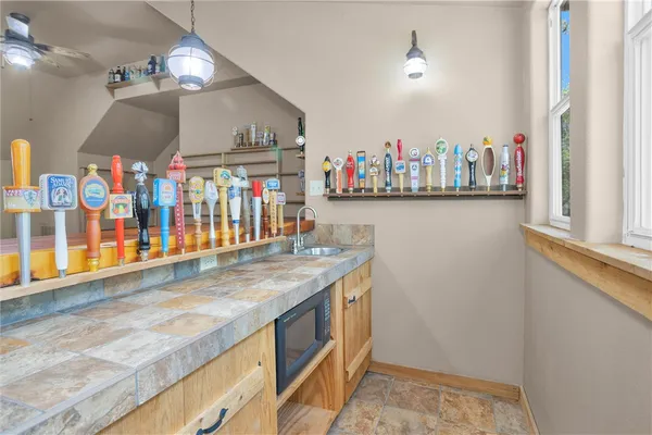 $1,299,999 | 17174 Tierra Buena Drive, Plantersville, TX 77363