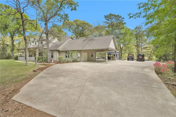 $1,299,999 | 17174 Tierra Buena Drive, Plantersville, TX 77363
