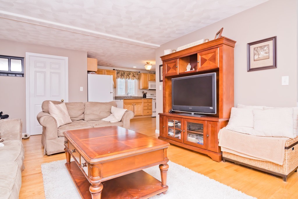 35 Cranberry Road Pepperell, MA 01463 - Photo 8 of 27 Gallery Image 8