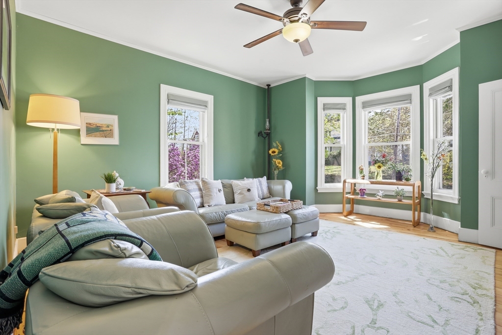 26 Walnut Street Maynard, MA 01754 - Photo 10 of 38