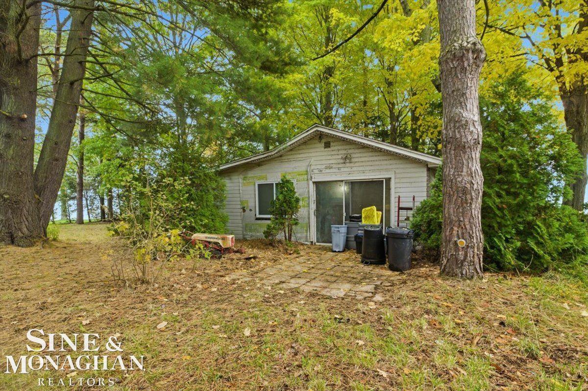 3015 Lakeshore Road Lexington, MI 48450 - Photo 12 of 25