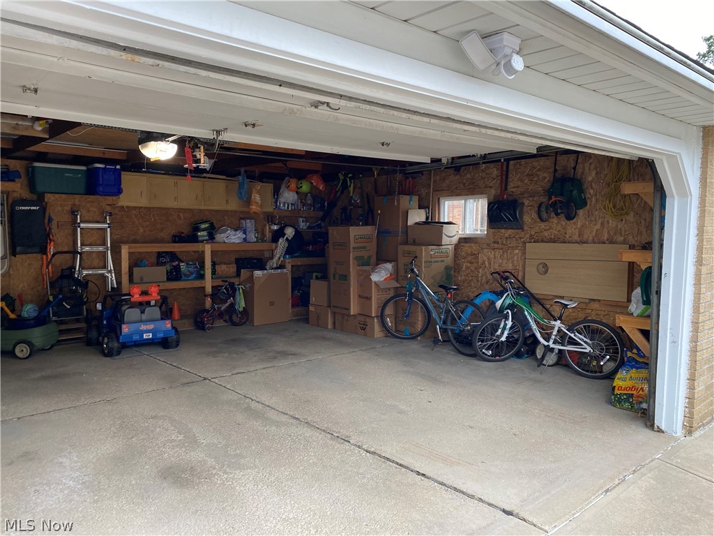 14184 Sheldon Road Cleveland, OH 44142 - Photo 23 of 29