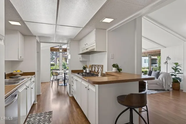 $359,900 | 4700 Aurora Drive, Unit 75, Ventura, CA 93003