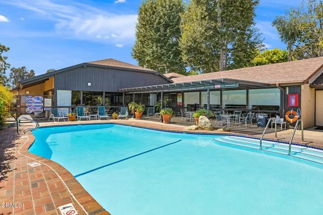 $359,900 | 4700 Aurora Drive, Unit 75, Ventura, CA 93003