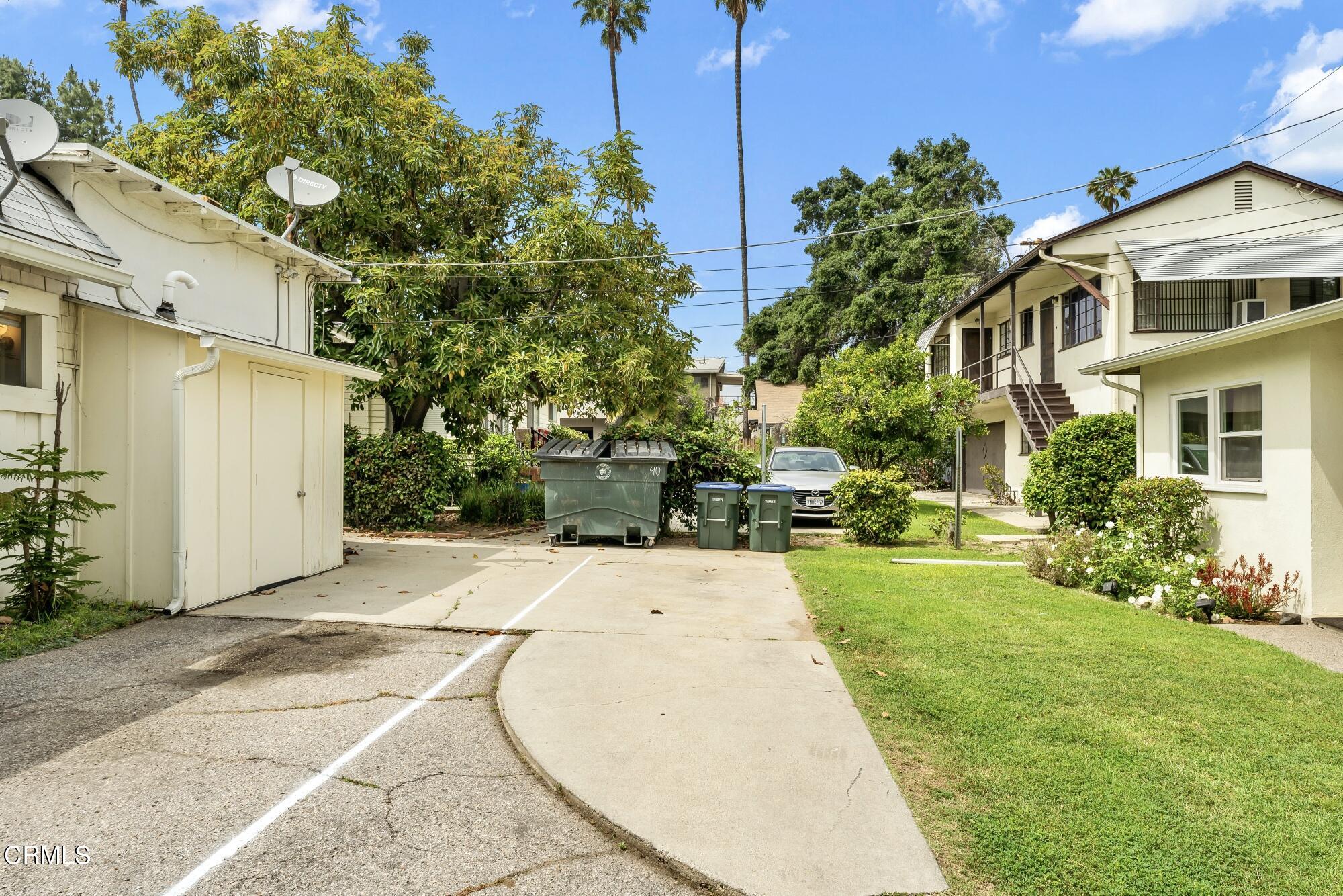 88 South Berkeley Avenue Pasadena, CA 91107 - Photo 9 of 23 a view of a backyard of the house