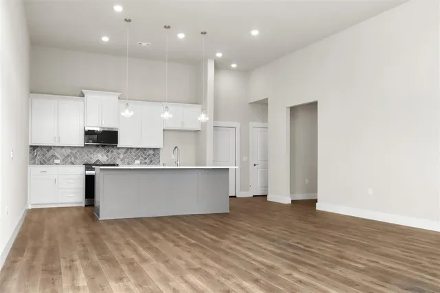 $364,480 | 2617 St Helena Lane, Grand Prairie, TX 75054