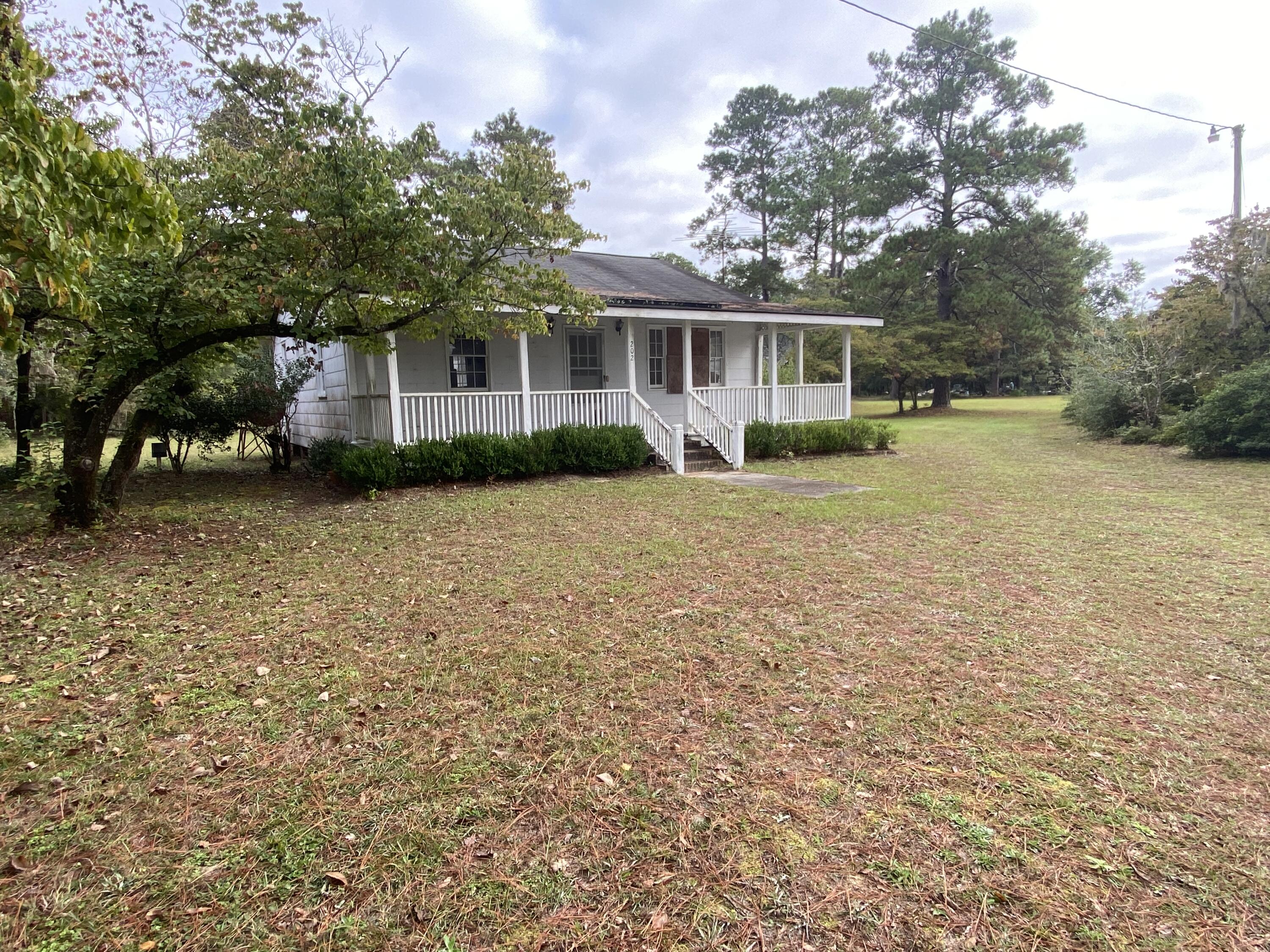202 Old Cemetery Road Jamestown, SC 29453 - Photo 15 of 24 Plenty of room!