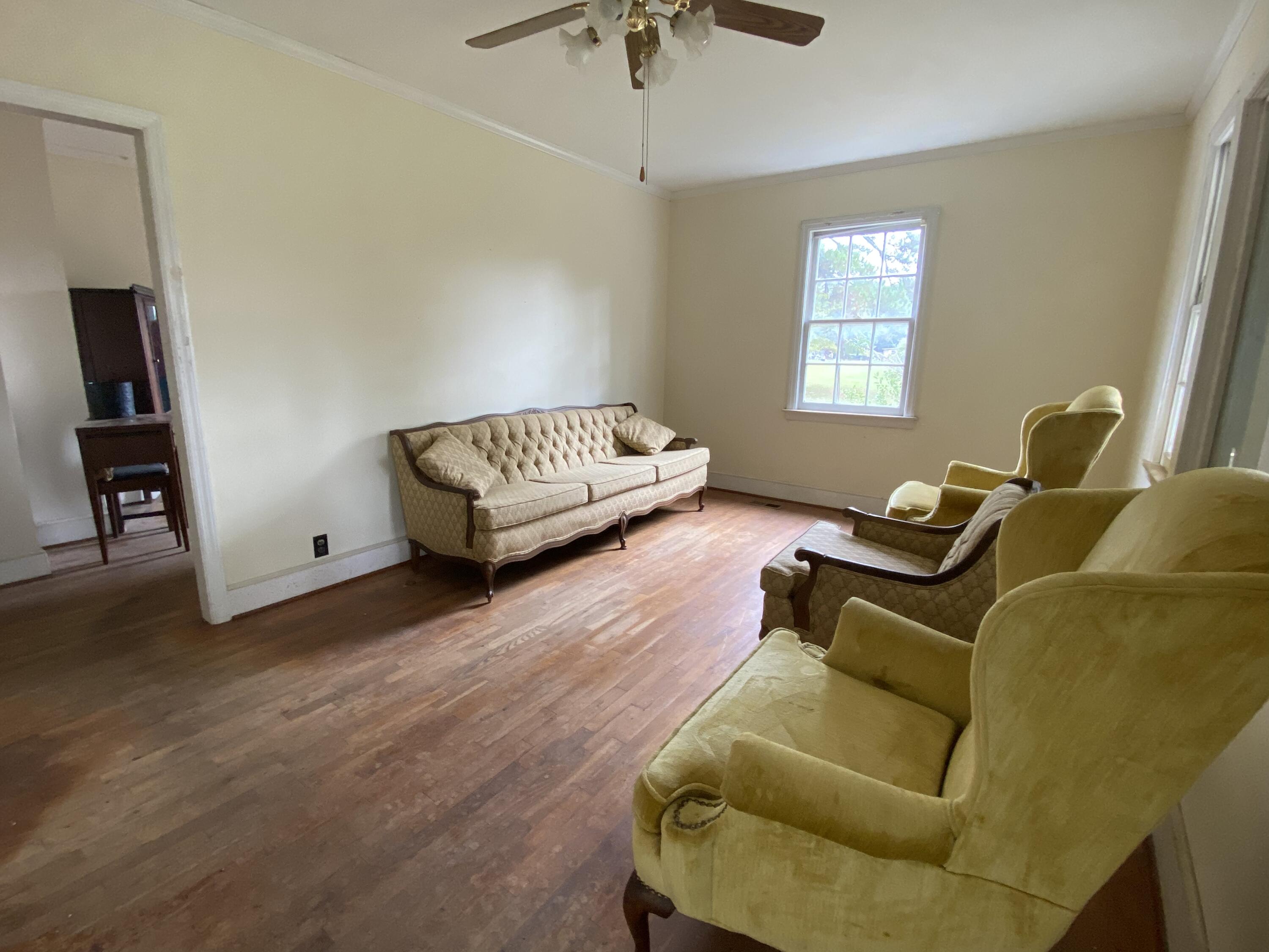 202 Old Cemetery Road Jamestown, SC 29453 - Photo 4 of 24 Family Room