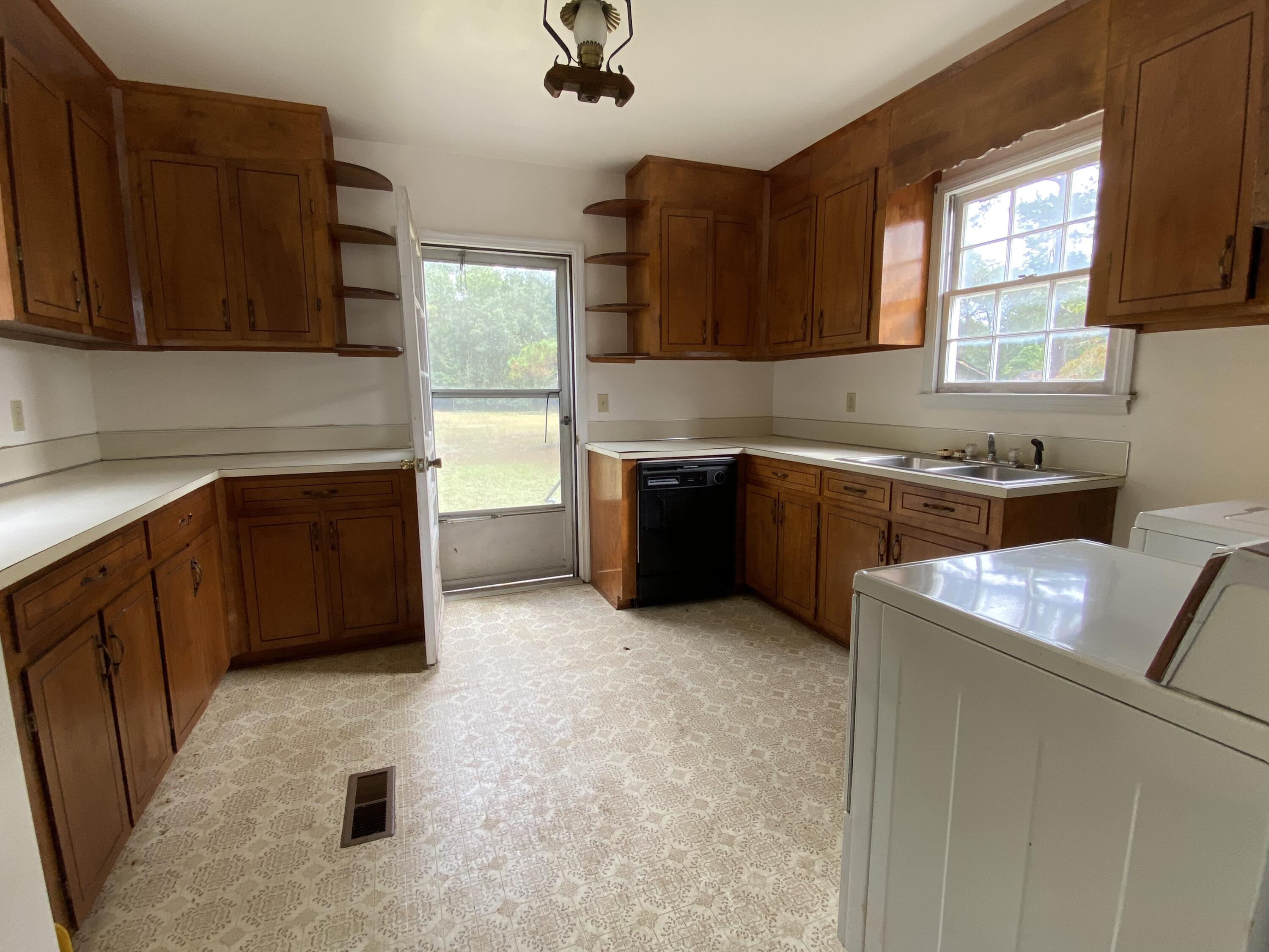 202 Old Cemetery Road Jamestown, SC 29453 - Photo 9 of 24 Pantry/Utility