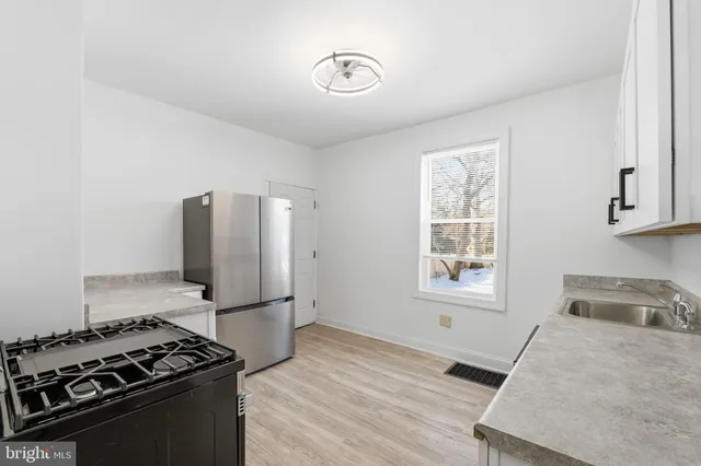 $2,000 | 357 West 2nd Street, Moorestown, NJ 08057