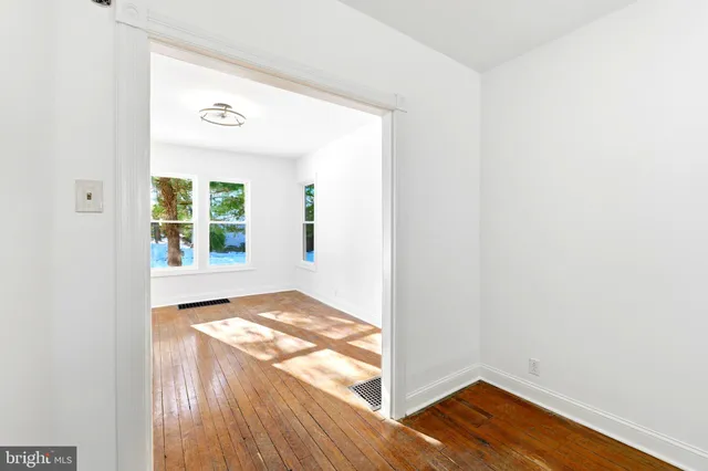 $2,000 | 357 West 2nd Street, Moorestown, NJ 08057