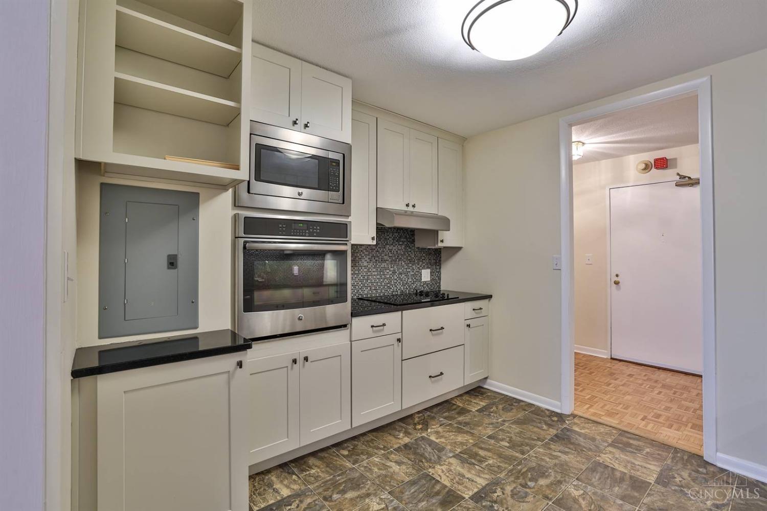 2444 Madison Road, Unit 512 Cincinnati, OH 45208 - Photo 13 of 31 Gallery Image 13