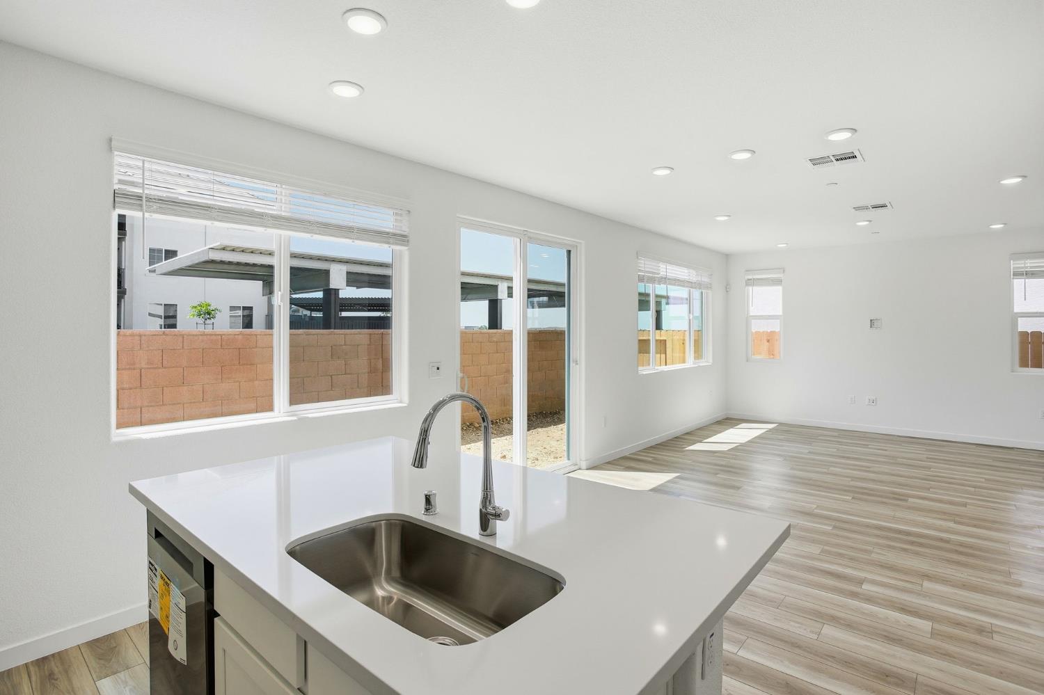 1235 Leonhardt Loop Lincoln, CA 95648 - Photo 3 of 12