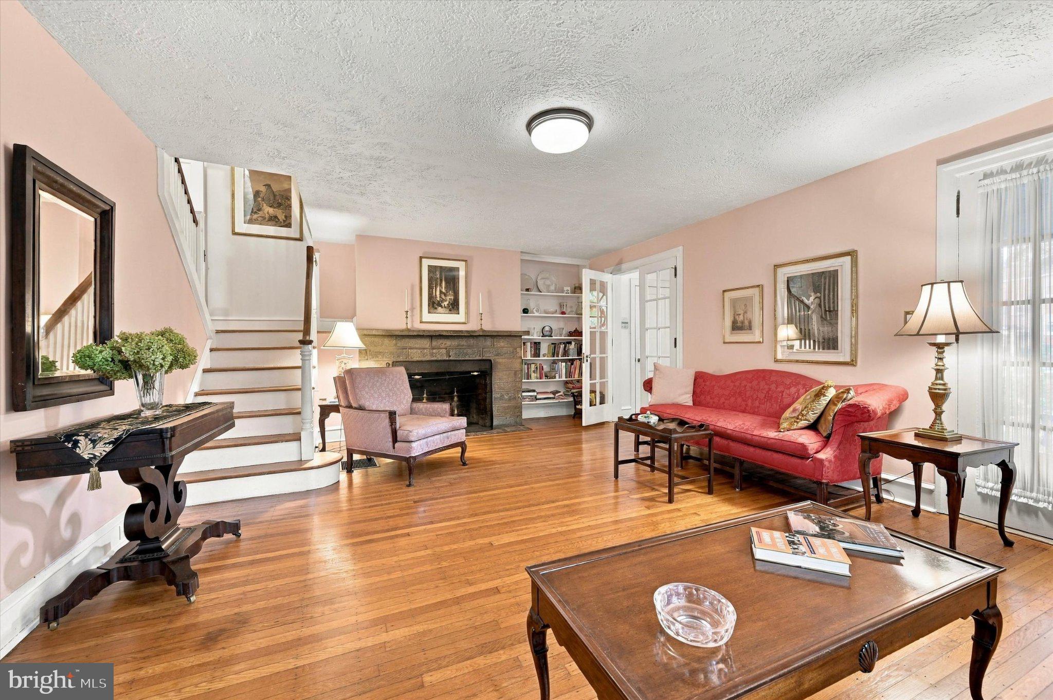 7811 Winston Road Philadelphia, PA 19118 - Photo 8 of 39 Living room