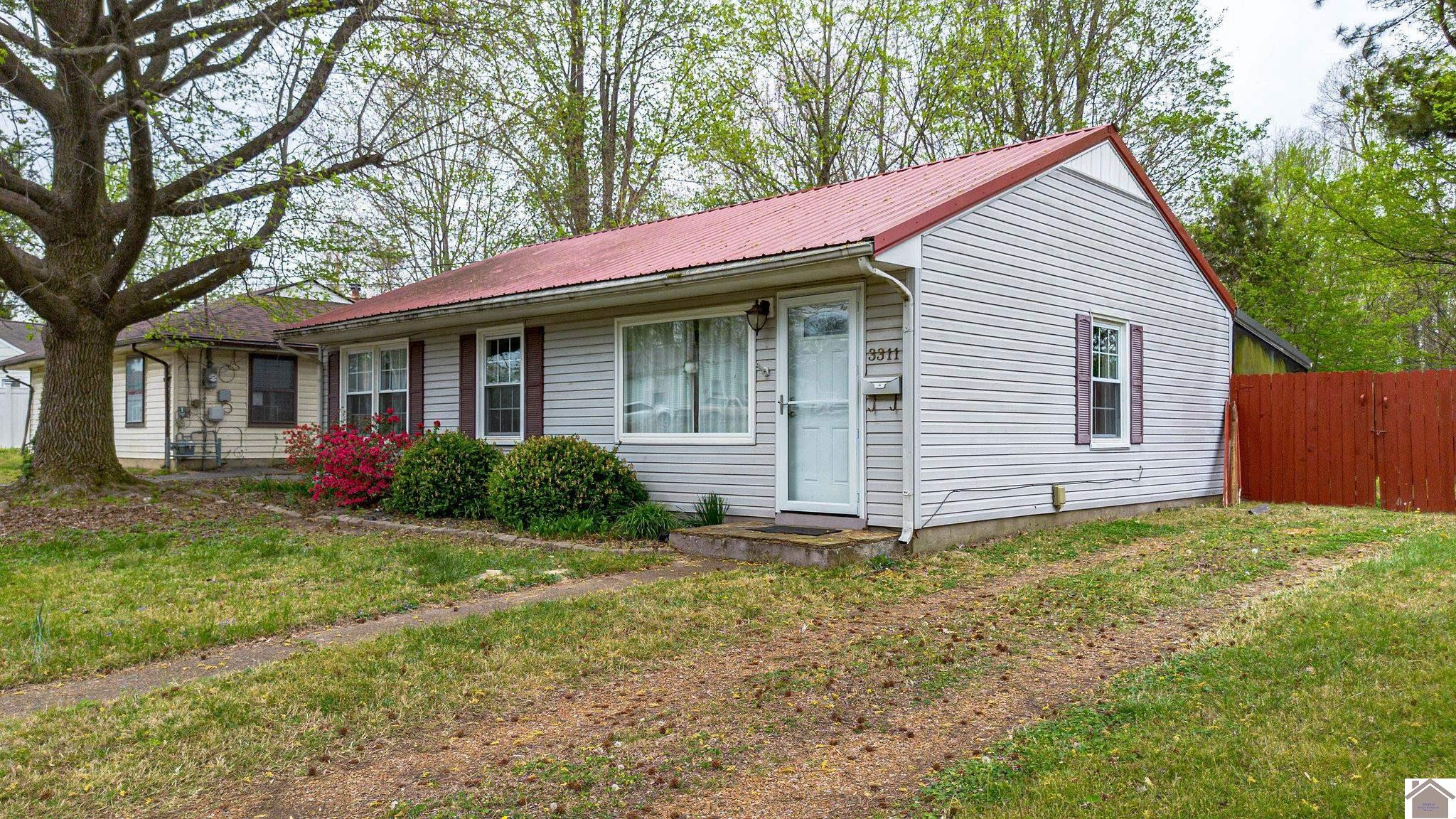 3311 Rucker Avenue Paducah, KY 42001 - Photo 3 of 23 Photo 3
