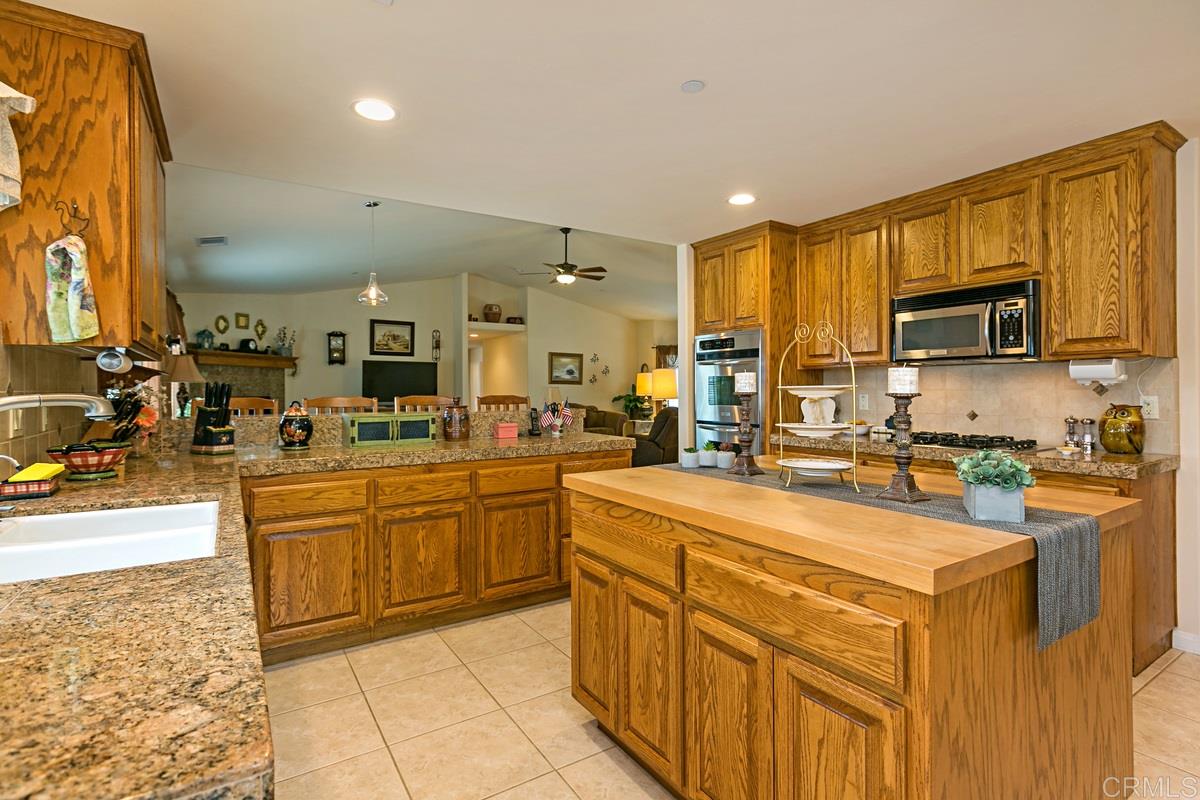 9423 West Lilac Road Escondido, CA 92026 - Photo 7 of 25 Gallery Image 7