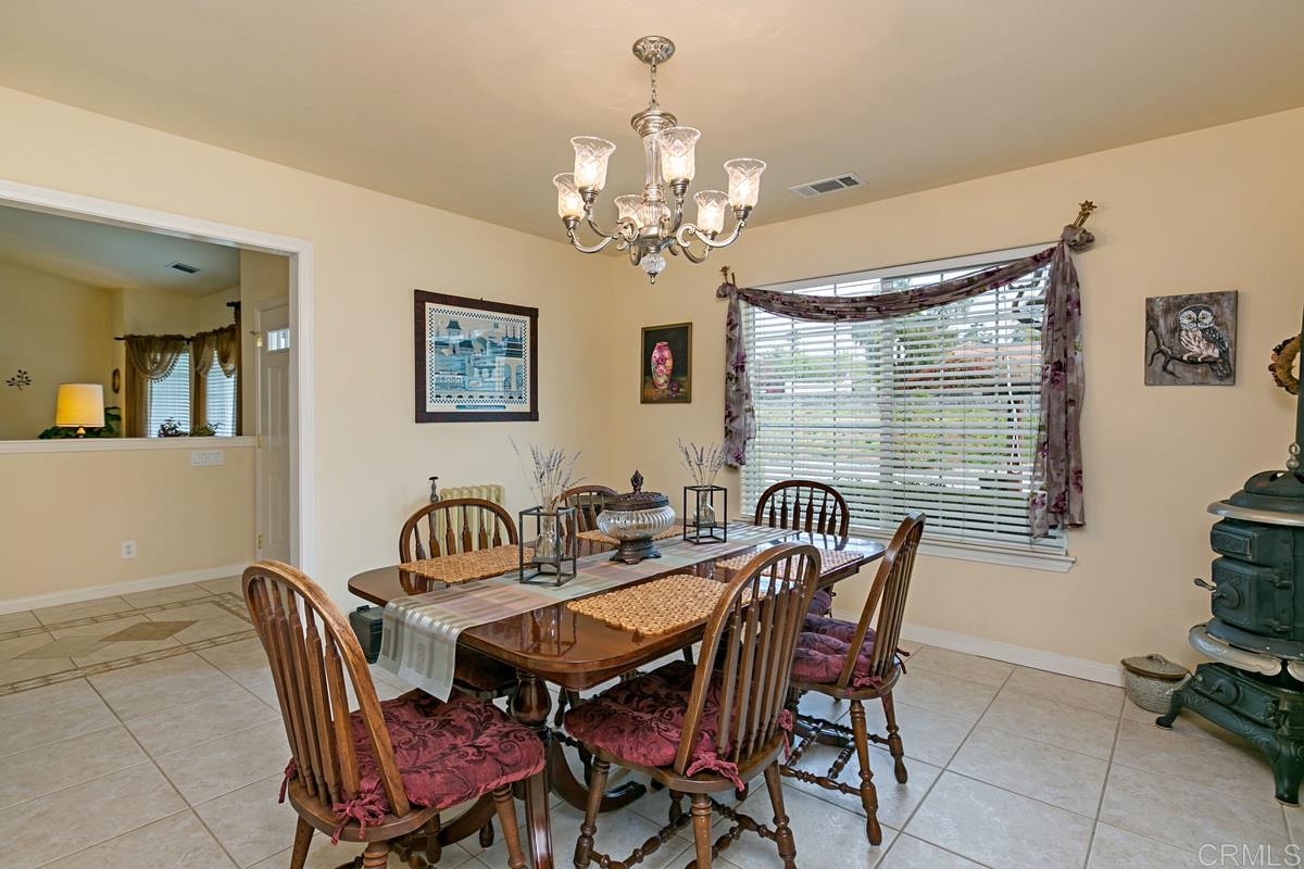 9423 West Lilac Road Escondido, CA 92026 - Photo 9 of 25 Gallery Image 9