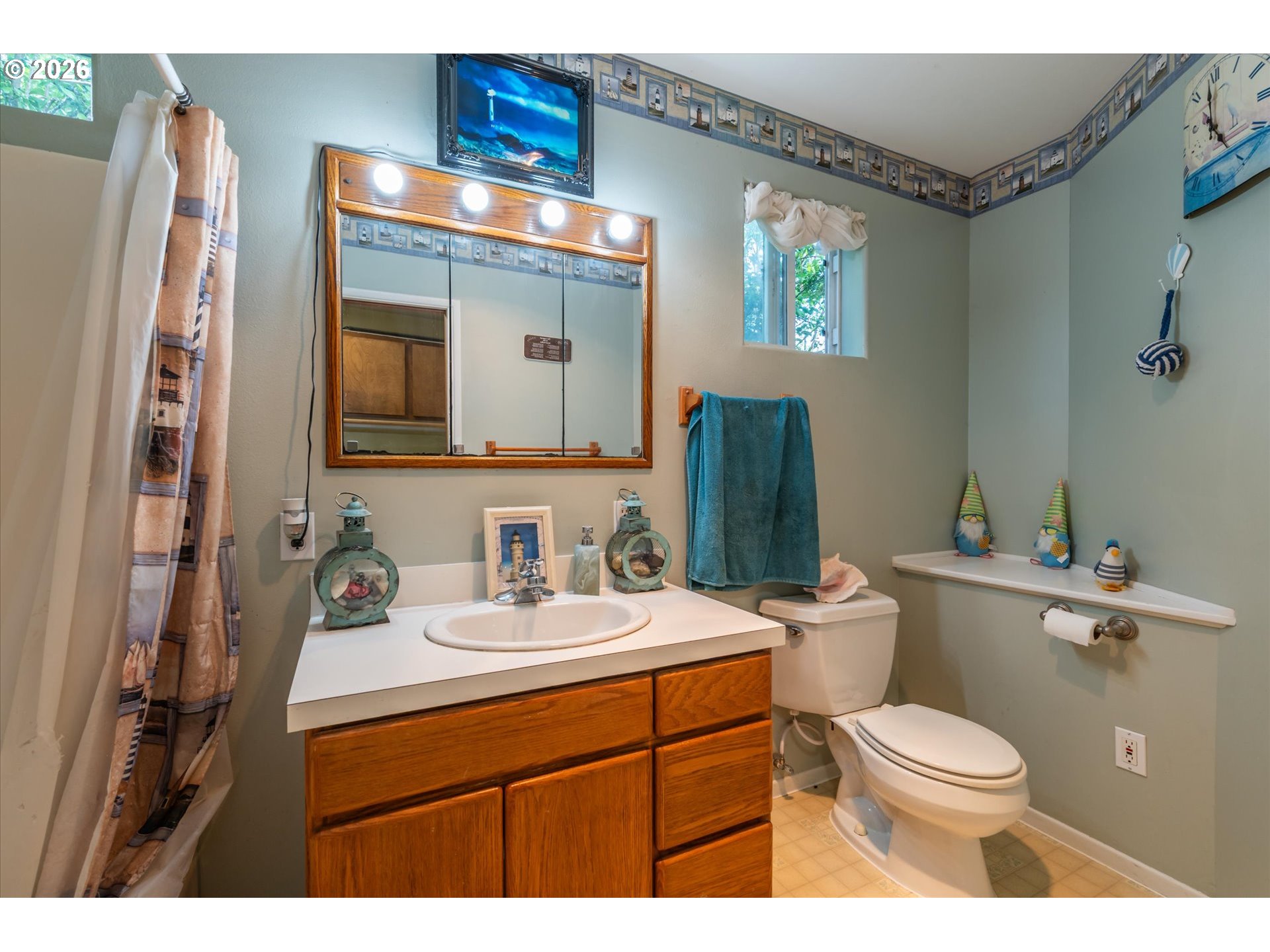 1750 Lincoln Road Coos Bay, OR 97420 - Photo 47 of 48 Bathroom